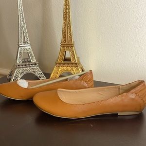 Brand new natural color flat shoes!